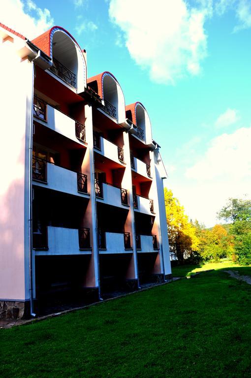 Sonyachna Polyana Hotell Exteriör bild