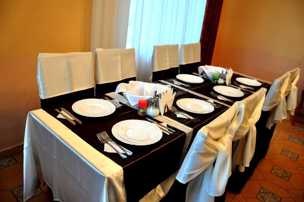 Sonyachna Polyana Hotell Exteriör bild