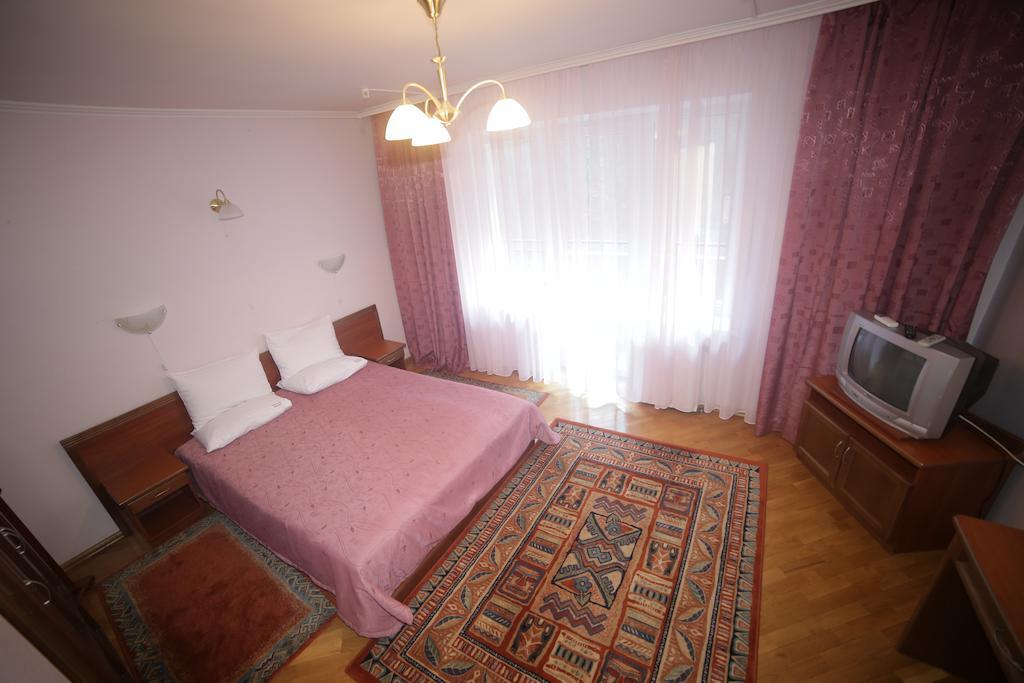 Sonyachna Polyana Hotell Rum bild