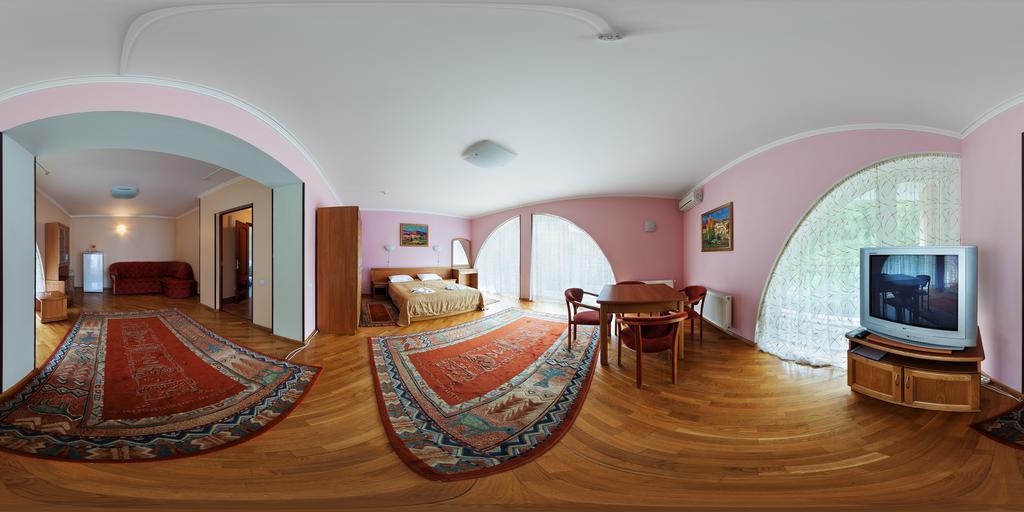 Sonyachna Polyana Hotell Exteriör bild