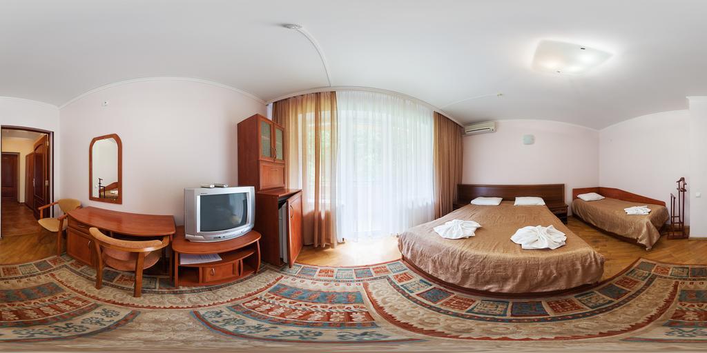 Sonyachna Polyana Hotell Exteriör bild